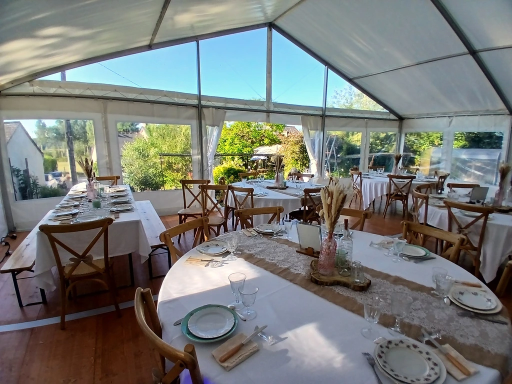 location chapiteau avec parquet 35.jpg