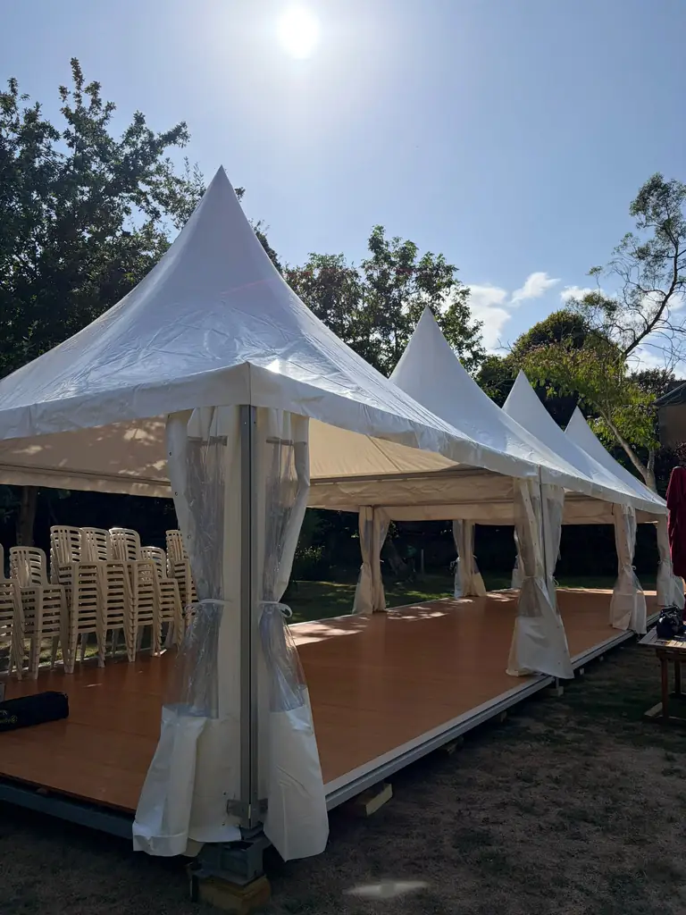 location chapiteau 75 personnes.jpg