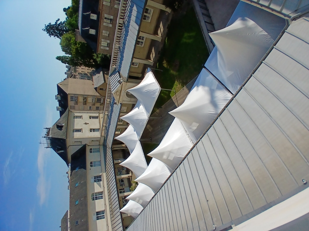 location chapiteau avec parquet mariage .jpg
